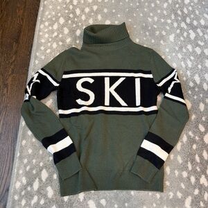 Perfect moment - size medium Green SKI Turtleneck Sweater